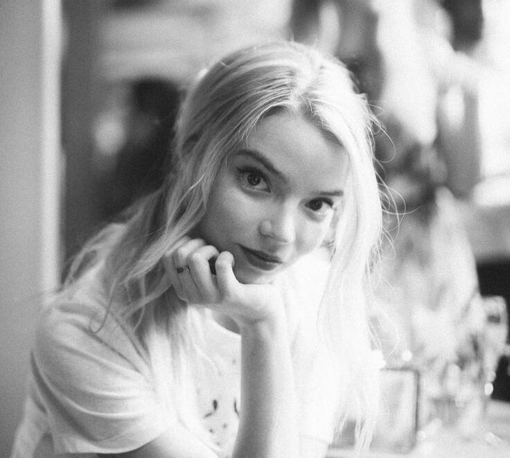 Click gambar untuk carrd dari talent.